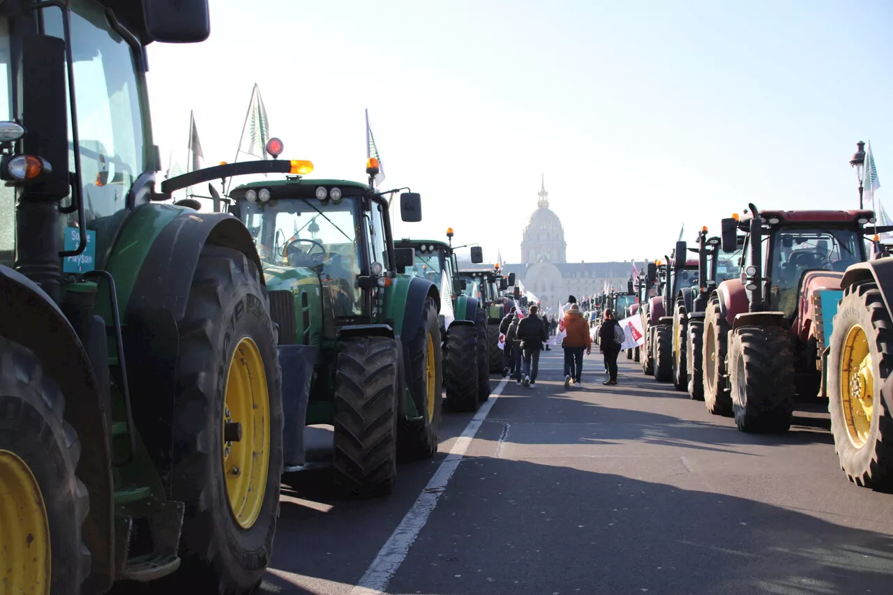 Des Tracteurs Entrent à Paris, Victoire Symbolique pour la Coordination Rurale