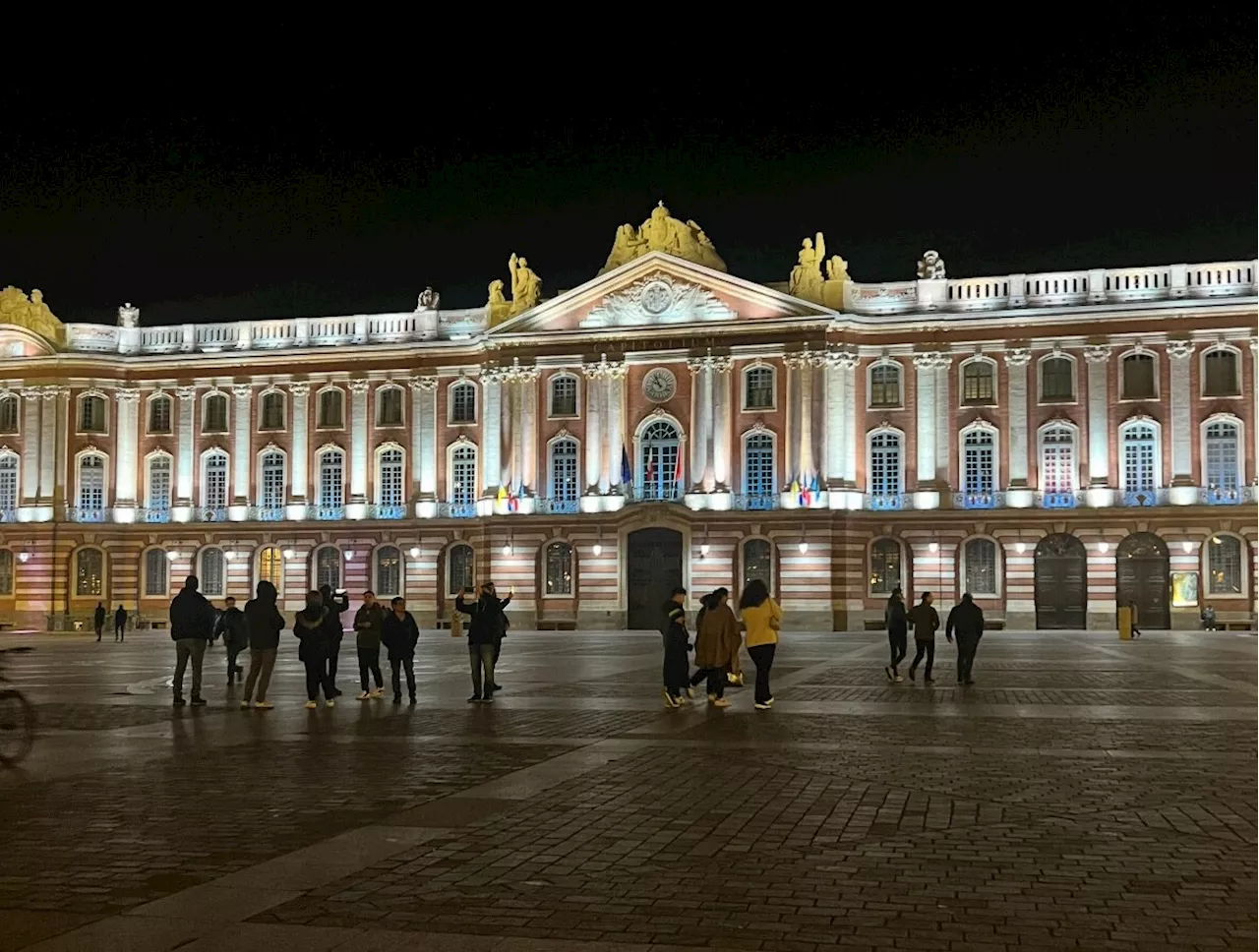 Deux Adolescents Dégâtent le Capitole de Toulouse avec des Brises Vitres