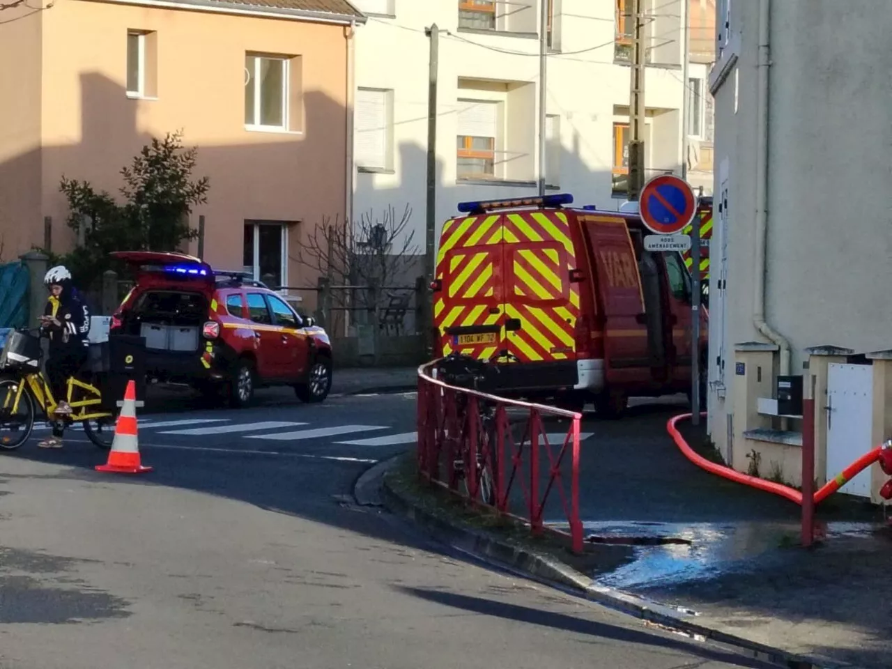 Incendie à Le Mans : Une maison détruite, un chat décède