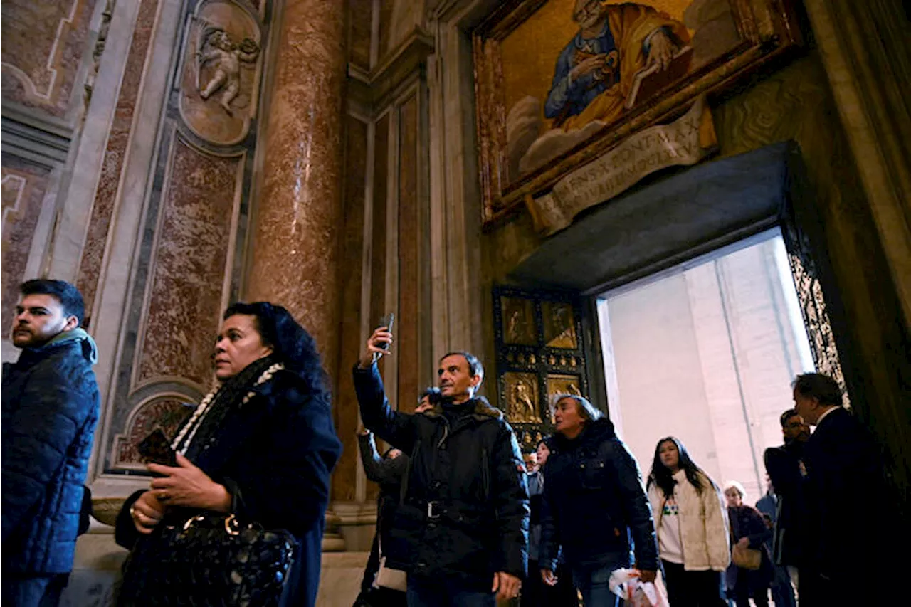 Giubileo: mezzo milione ha passato la porta santa a S.Pietro