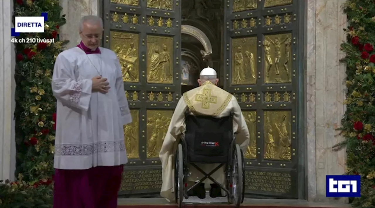 Oltre mezzo milione di pellegrini hanno attraversato la Porta Santa di San Pietro