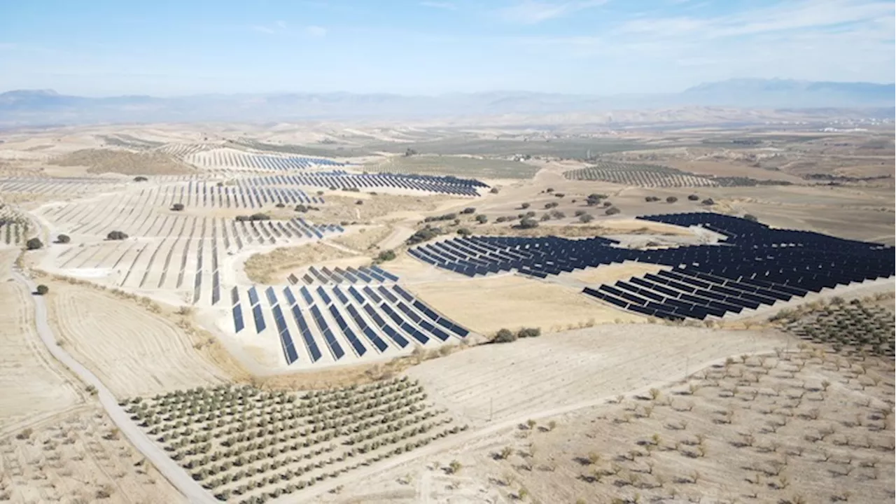 Plenitude raddoppia la capacità fotovoltaica ed eolica in Spagna