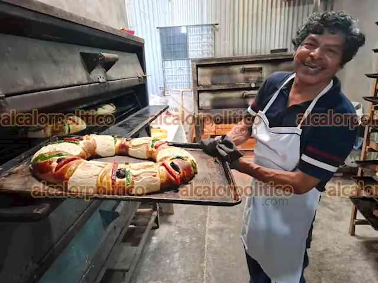 No todo es ganancias, dicen panaderos por carestía de insumos durante venta de roscas, en Álamo