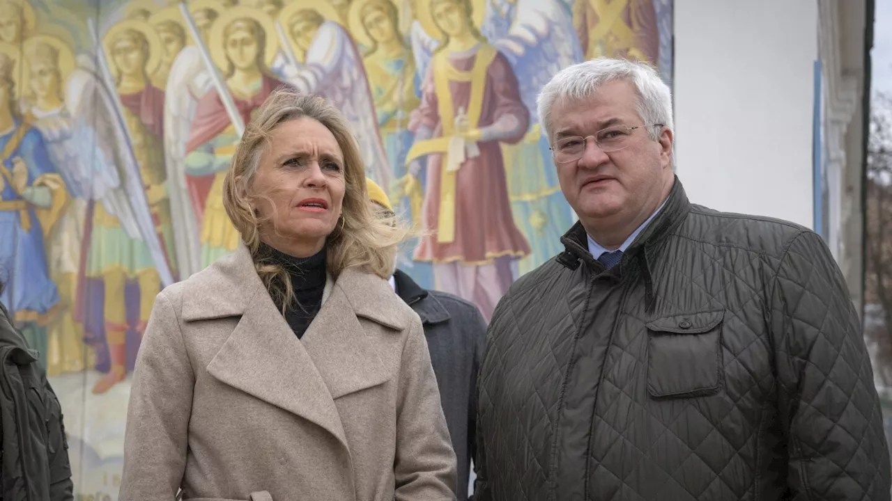 Iceland's Foreign Minister Visits Ukraine Amidst Ongoing War