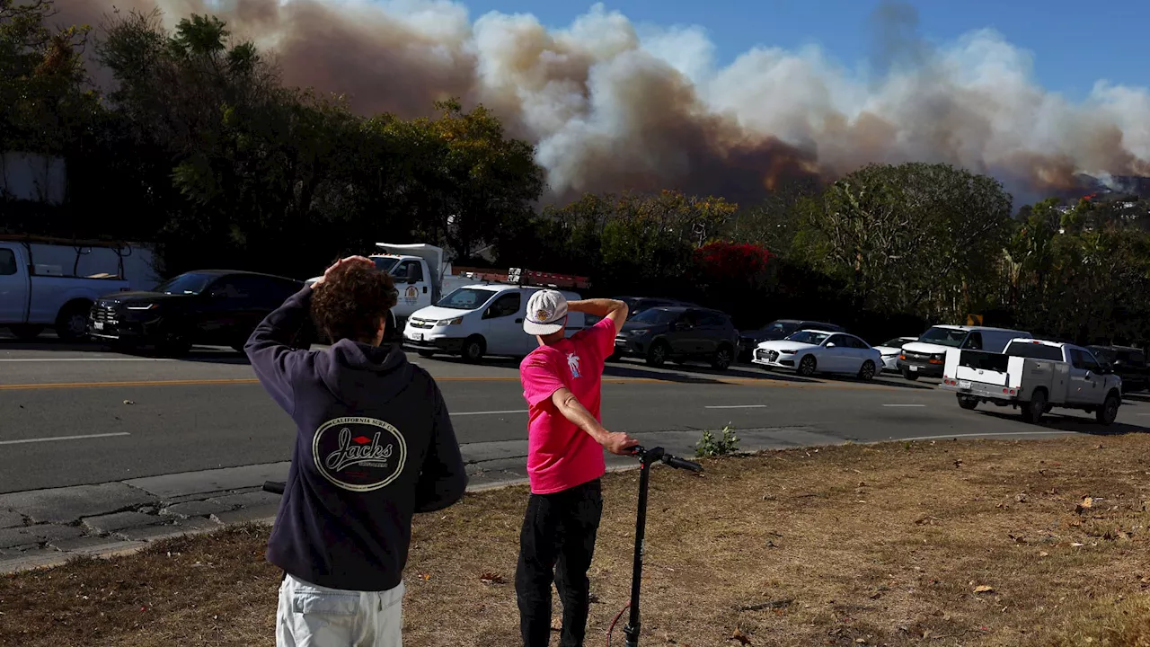 Incendie à Pacific Palisades : des vents violents alimentent les flammes