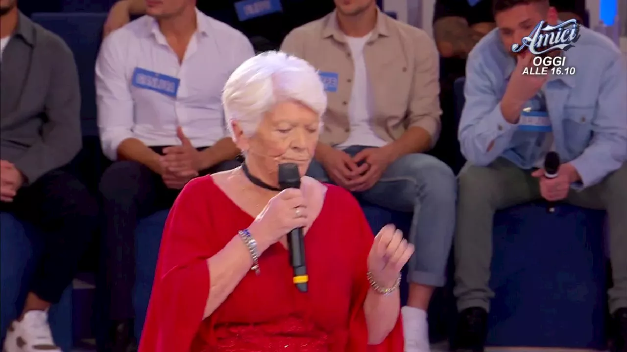 Uomini e Donne, l'opinione della puntata: Pinuccia Della Giovanna super ospite con il suo nuovo singolo! (VIDEO)