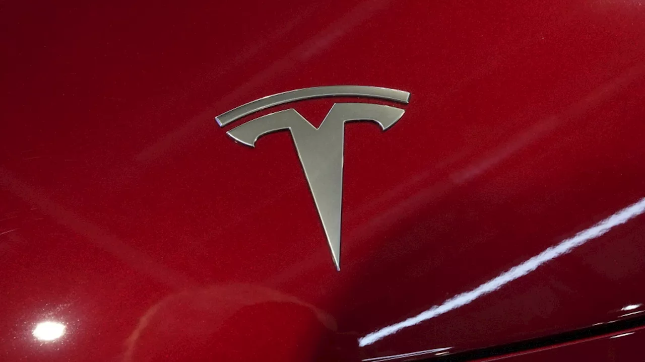 U.S. probing about 2.6 million Tesla vehicles over 'Actually Smart Summon' feature