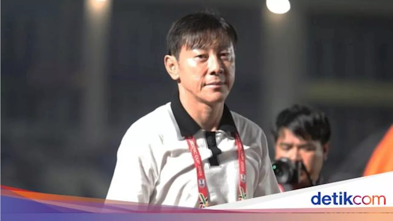 Shin Tae-yong Relawan Renovasi Rumah di Korea Selatan