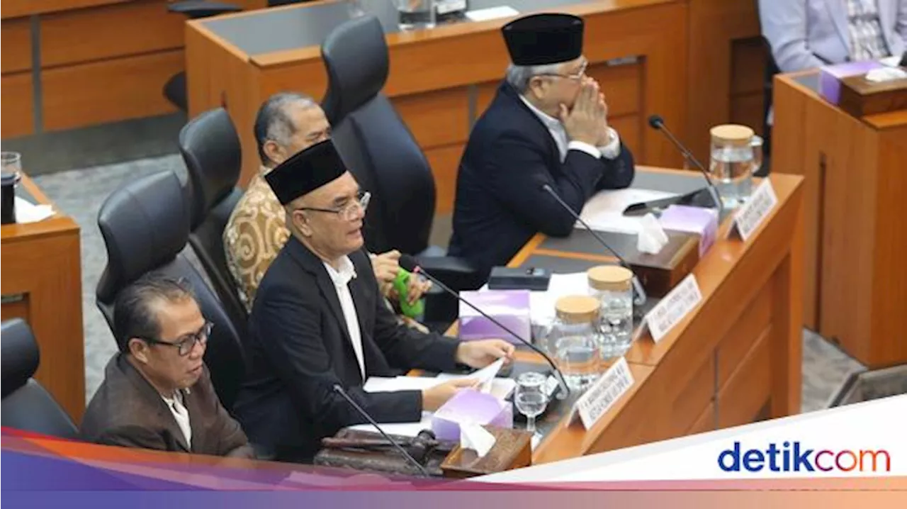 Soal Rencana Pembatasan Jemaah Haji Lansia, DPR Minta Menag Lobi Saudi