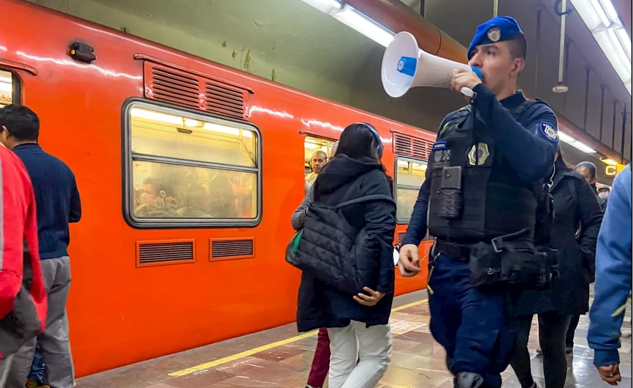 VIDEO Vagoneros contra policías: comerciantes agreden a uniformados en la Línea 8 del Metro; hay 3 detenidos