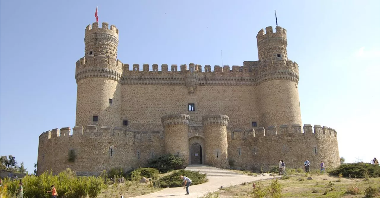 El castillo de Manzanares El Real cierra al público tras la recuperación de su propietaria