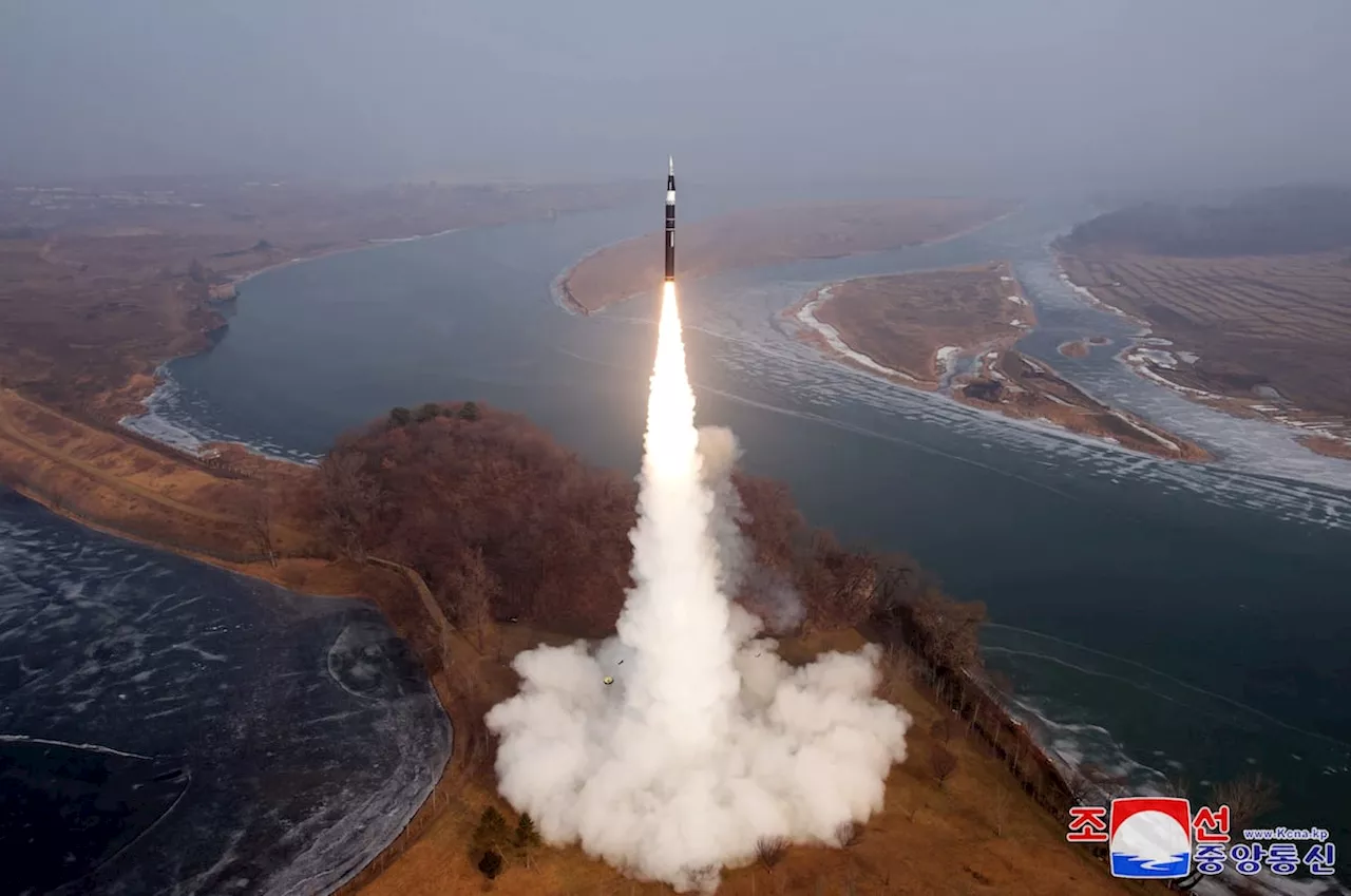 Coreia do Norte lança novo míssil balístico hipersónico