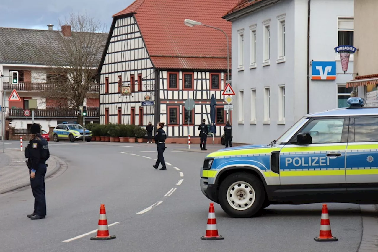 Person in Bankfiliale festgehalten - Täter festgenommen