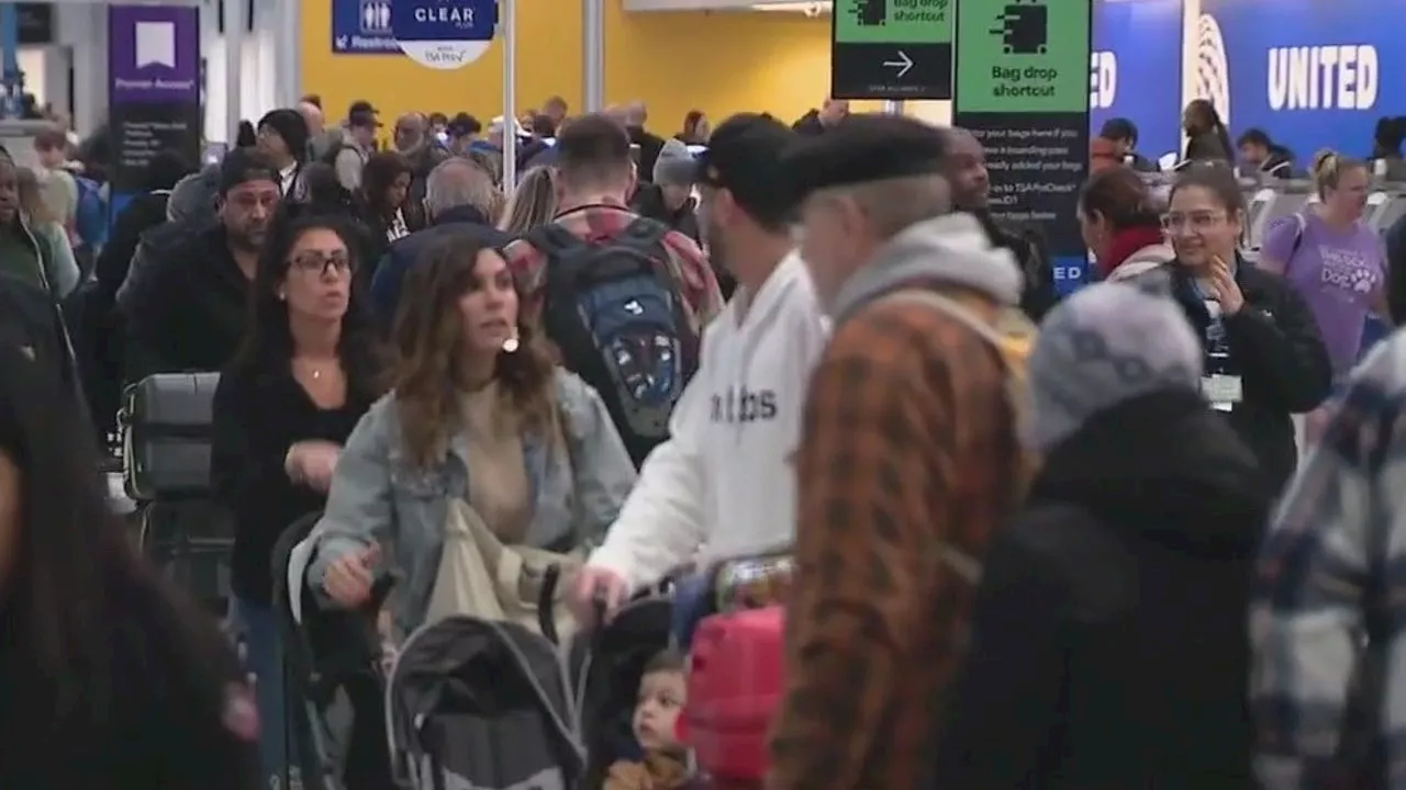 Winter Weather Disrupts Holiday Travel at O'Hare Airport