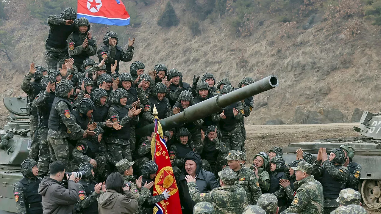 North Korean Howitzer Reportedly Spotted on Russian Front Lines