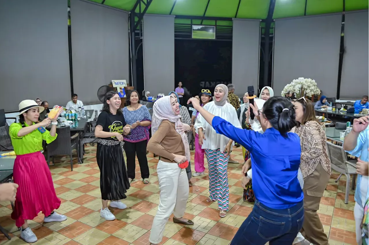 Ketika Golf dan Dangdut Bersatu