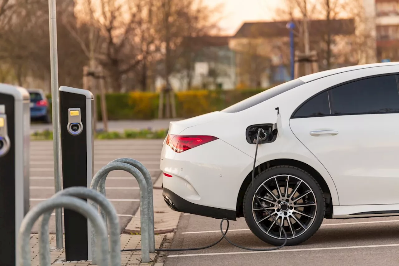 E-Auto-Boom in Deutschland ist vorbei: Neuzulassungen brechen ein