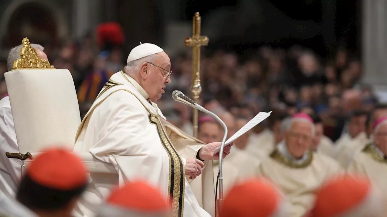 Pope at Epiphany Mass: Star calls all to seek Christ in pilgrimage