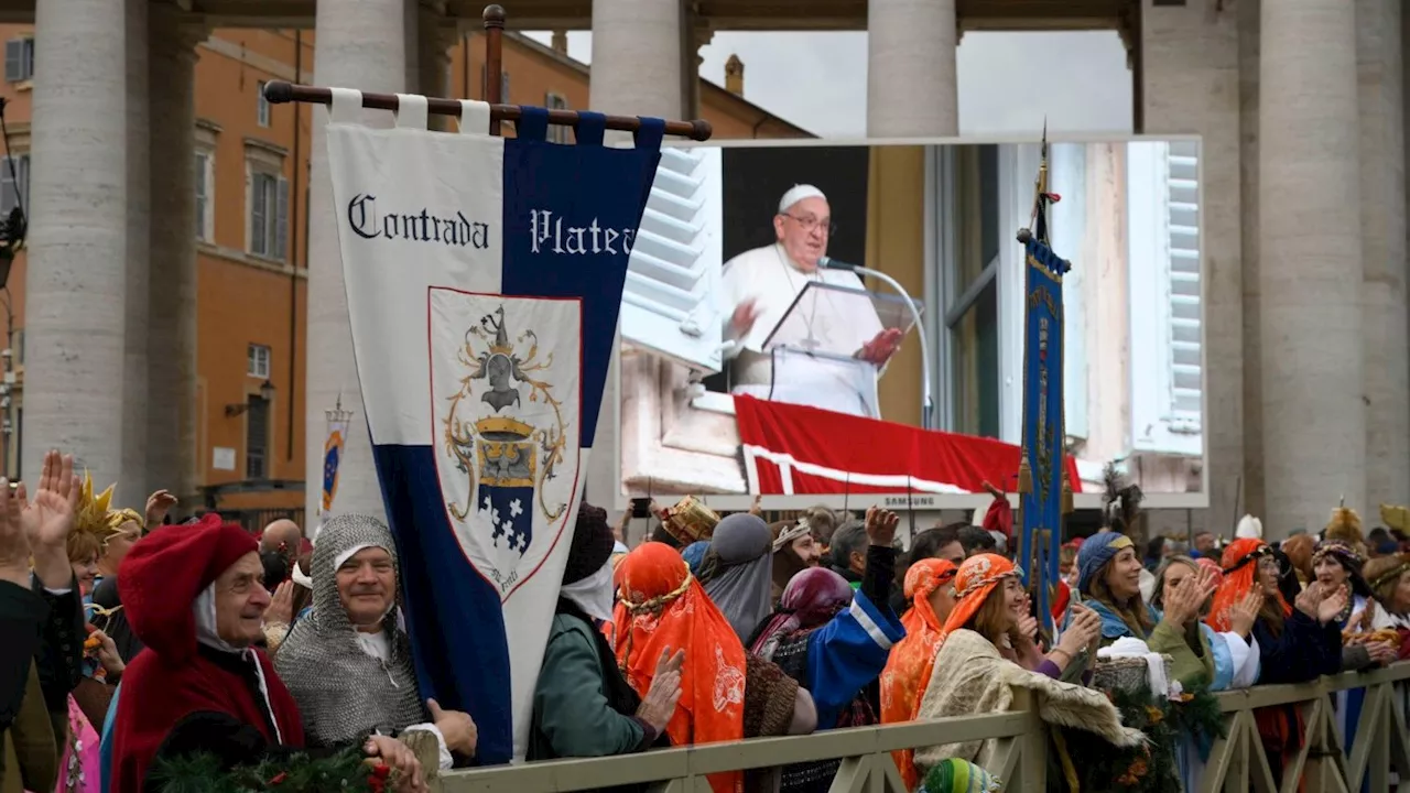 Pope: May we seek and recognize Jesus like the Shepherds and Magi