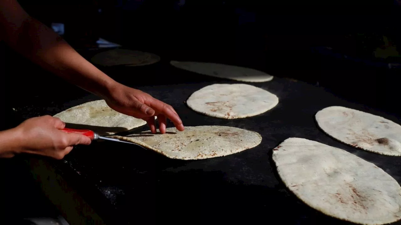 No lo atendían en las quesadillas y las quema con aceite hirviendo