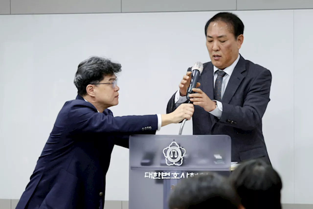 윤석열 대통령 탄핵심판, 국회-대통령 측 내란죄 논란 '장외 공방전' 격해진다