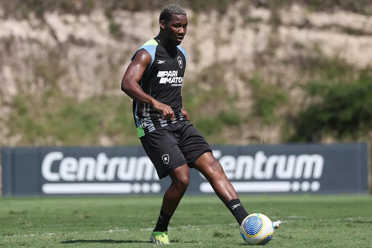 Patrick de Paula Conquista Confiança do Botafogo para a Temporada Carioca