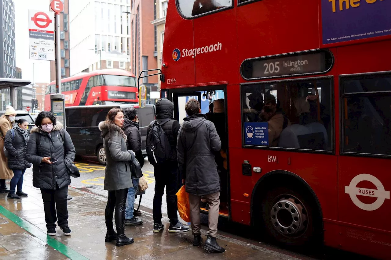 Un garçon de 14 ans meurt poignardé dans un bus londonien