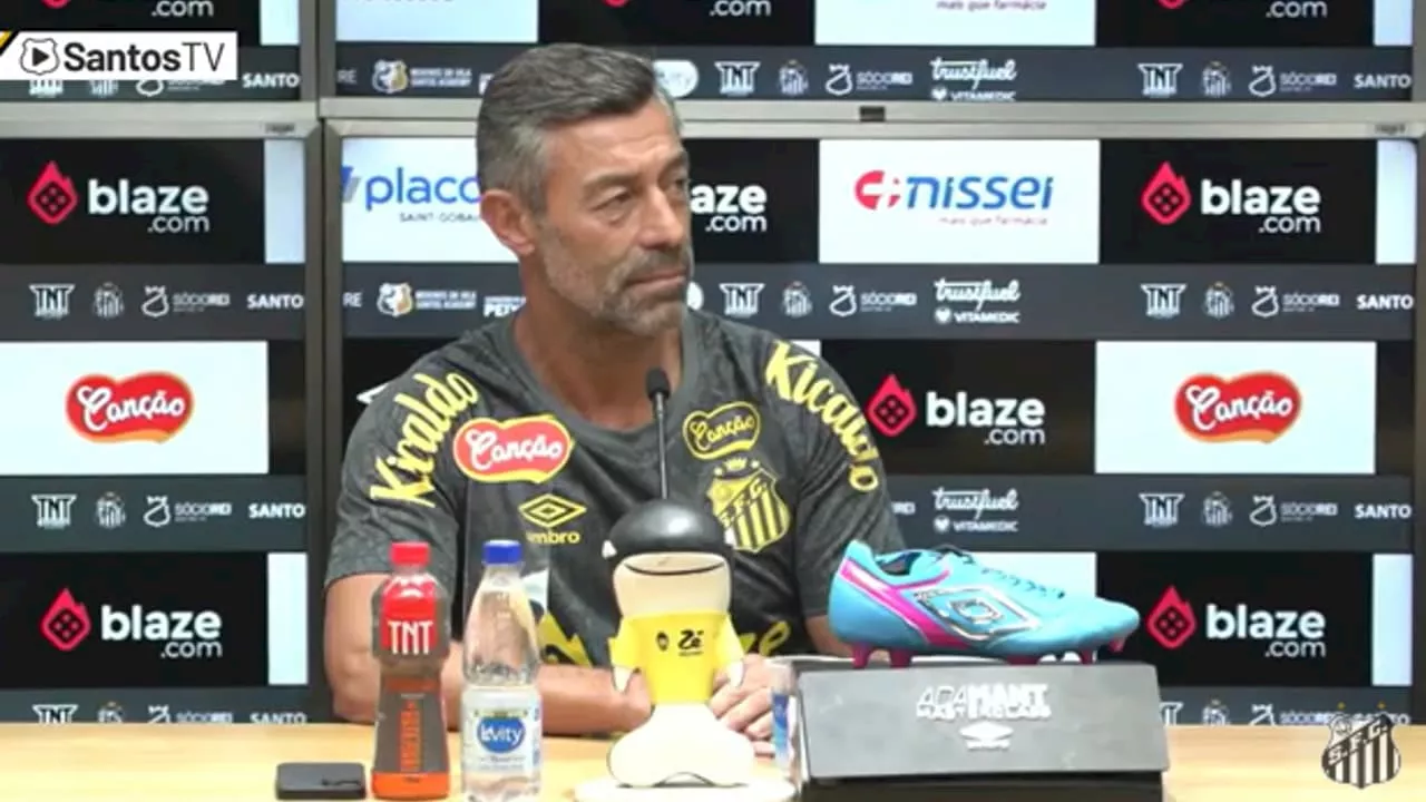 Paulo Caixinha é apresentado como novo técnico do Santos