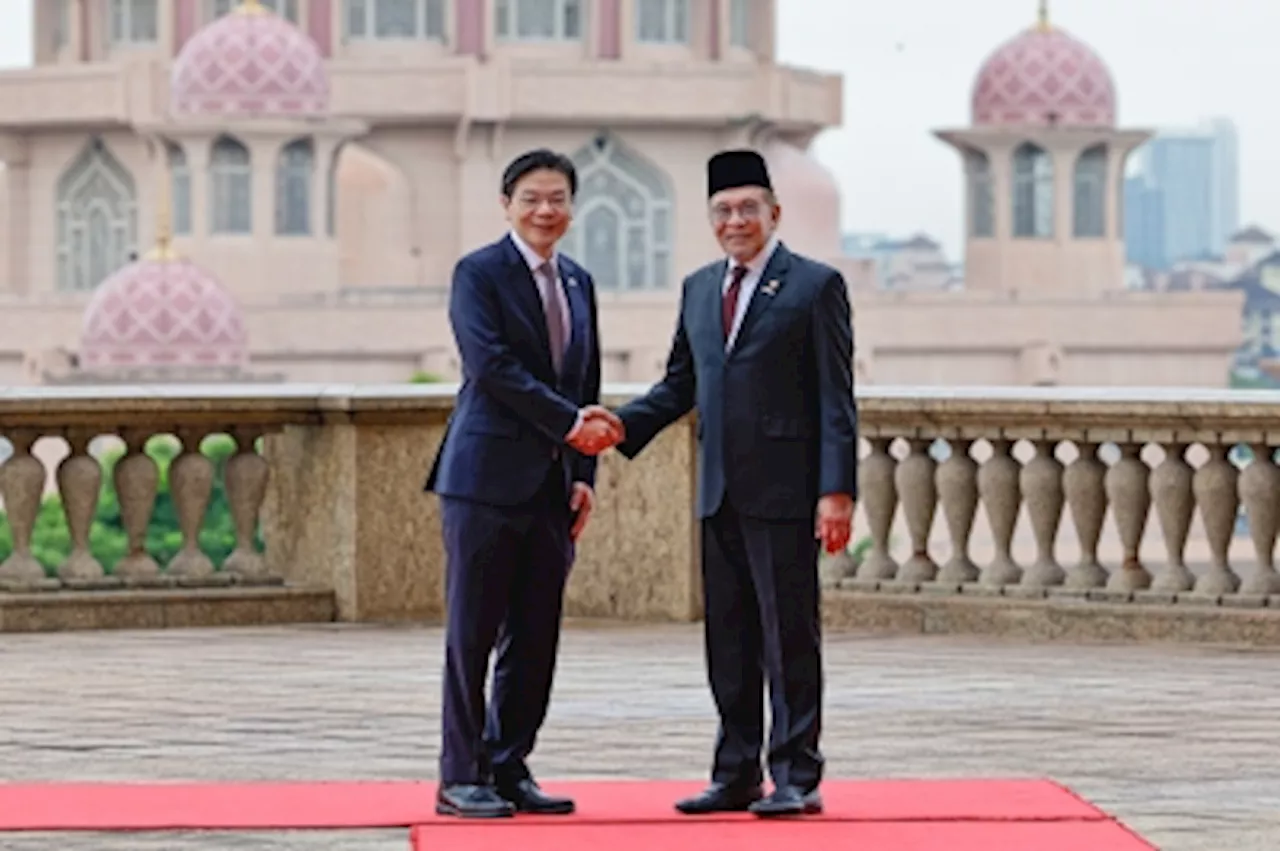 Anwar Hosts Luncheon for Singapore PM Wong in Putrajaya