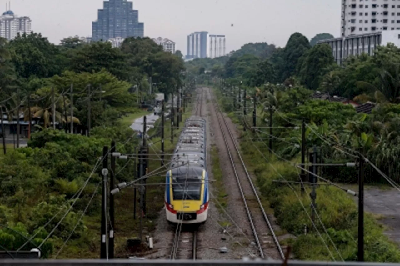 Gemas-JB EDTP on Track for Completion in Q3 2023, Says Transport Minister