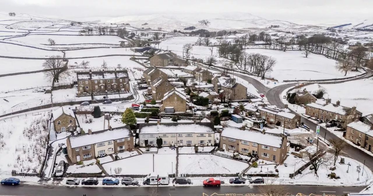 UK Weather Chaos: Snow and Flooding Cause Travel Disruptions