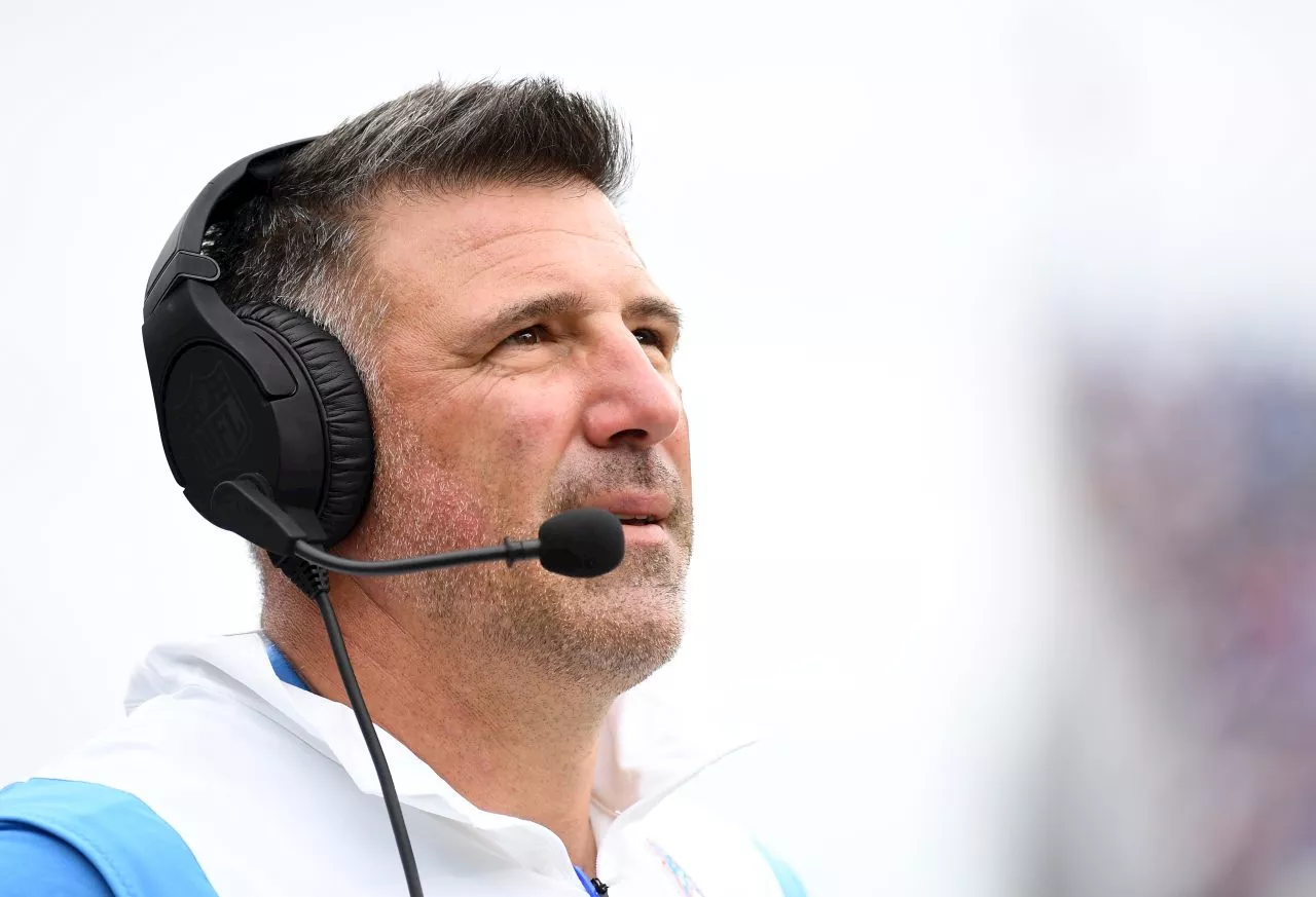 Johnson Weighs In on Vrabel's Potential Patriots Head Coaching Bid