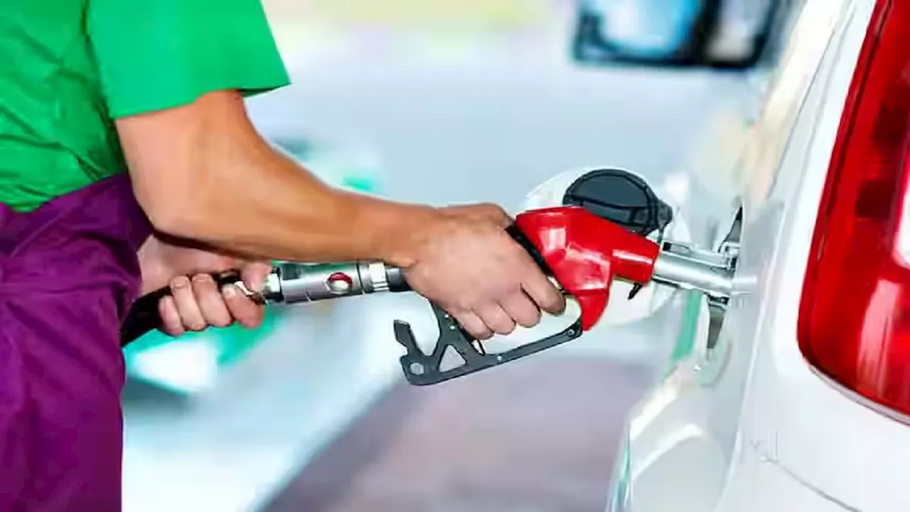 Petrol Diesel Price Today: देश की सरकारी तेल कंपनियों ने मंगलवार सुबह 6 बजे पेट्रोल-डीजल की नई कीमतें लागू कर दी