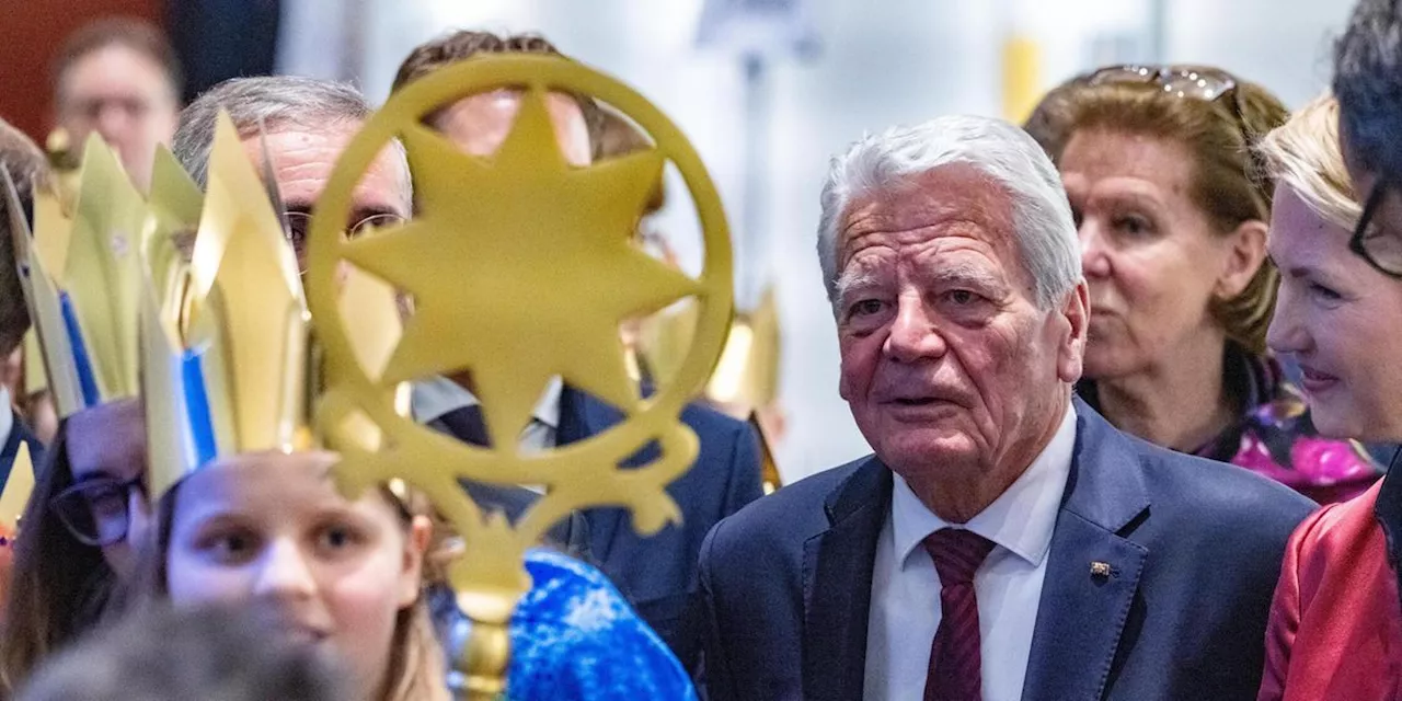 Gauck für Waffenhilfe, Macron mahnt Realismus in Verhandlungen