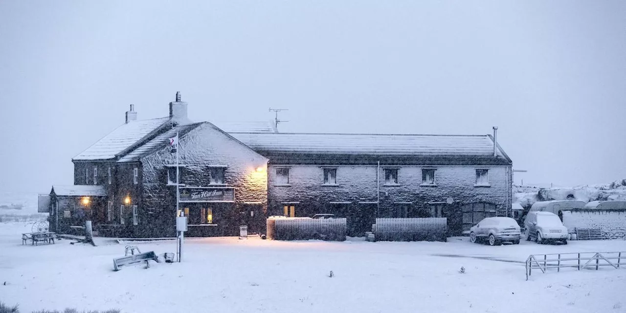 Schneesturm überrascht Gäste im Tan Hill Inn