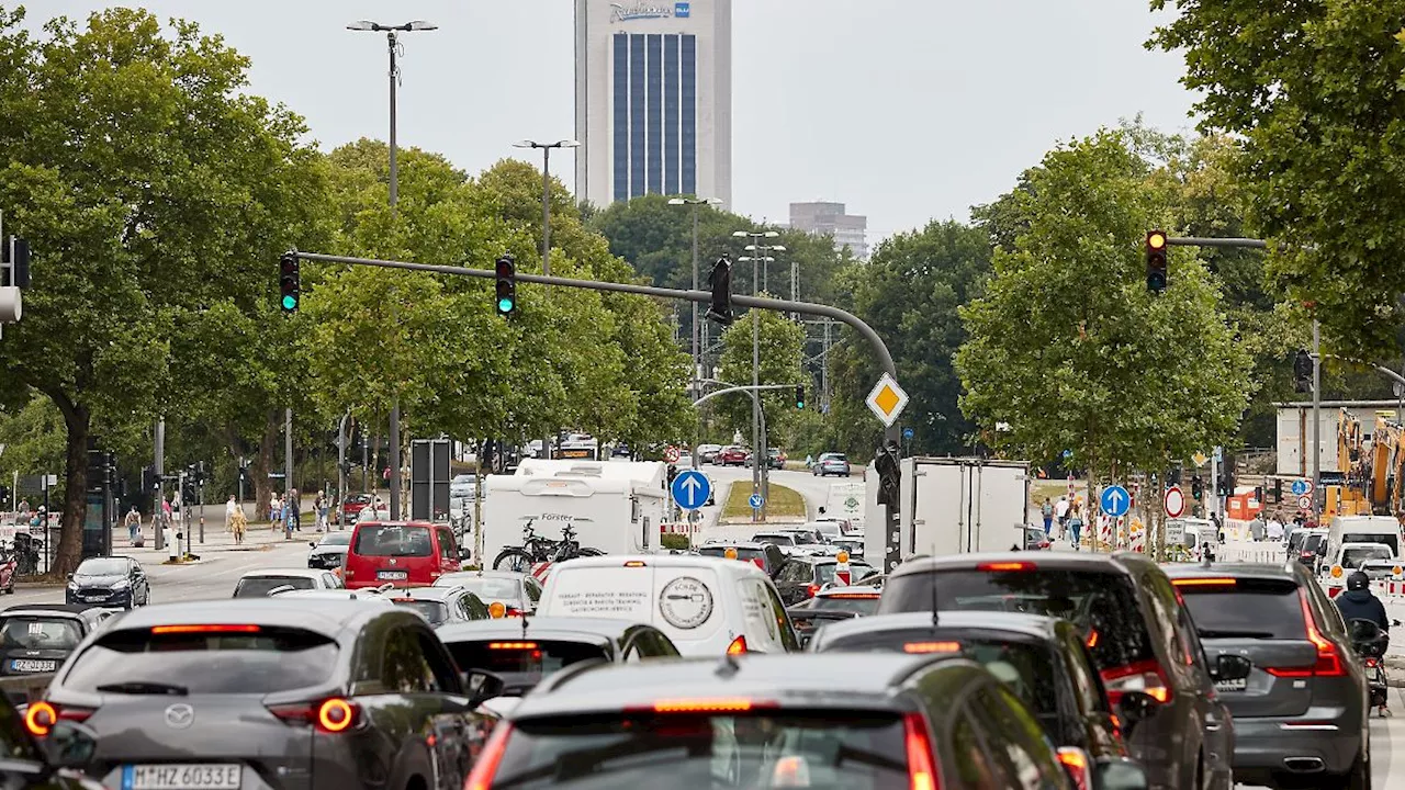 Hamburg: Pendler verlieren im Stau mehr Zeit