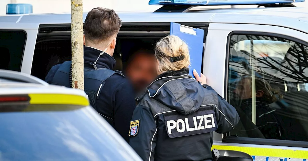 Mann hält Bankmitarbeiterin in Rimbach in seiner Gewalt - Polizei nimmt 36-Jährigen fest