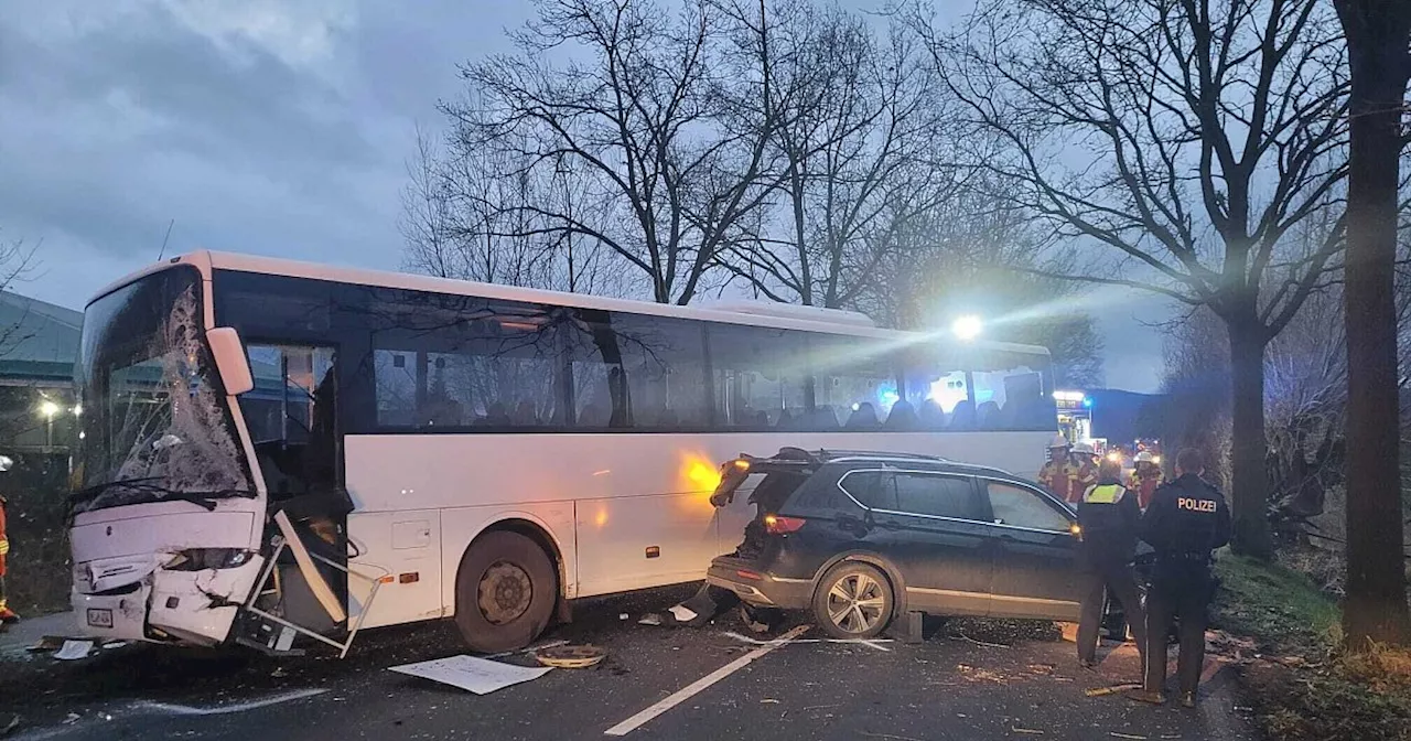 Schulbus-Unfall in Minden: 6 Kinder leicht verletzt