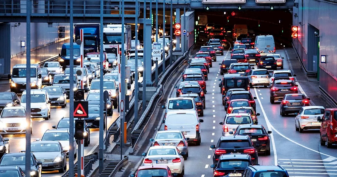 Stau in Deutschland: Pendler verlieren mehr Zeit