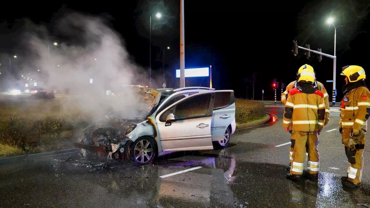 112-nieuws: auto vliegt tijdens het rijden in brand • kleine zolderbrand