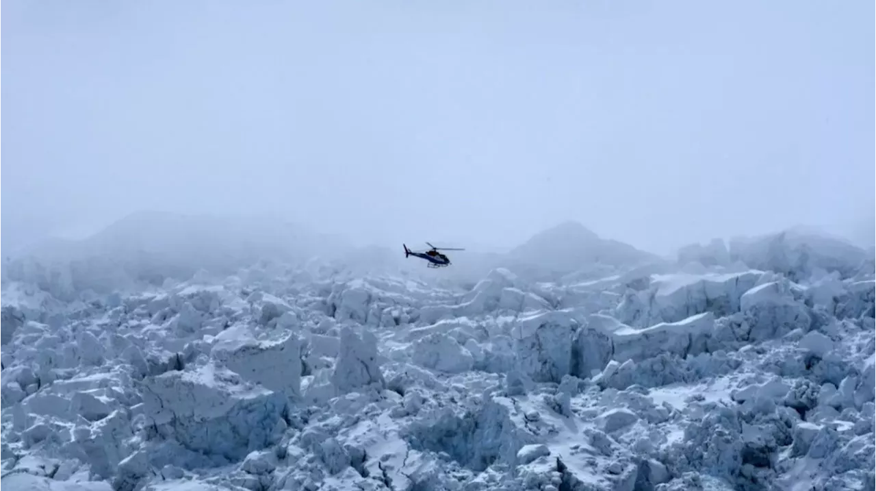 Nepal Suspende Voos de Helicóptero para o Everest