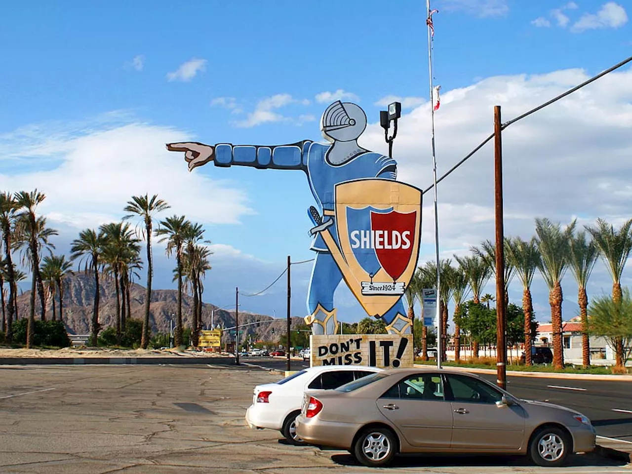 Shields Date Garden: A Desert Oasis of Dates and Date Shakes
