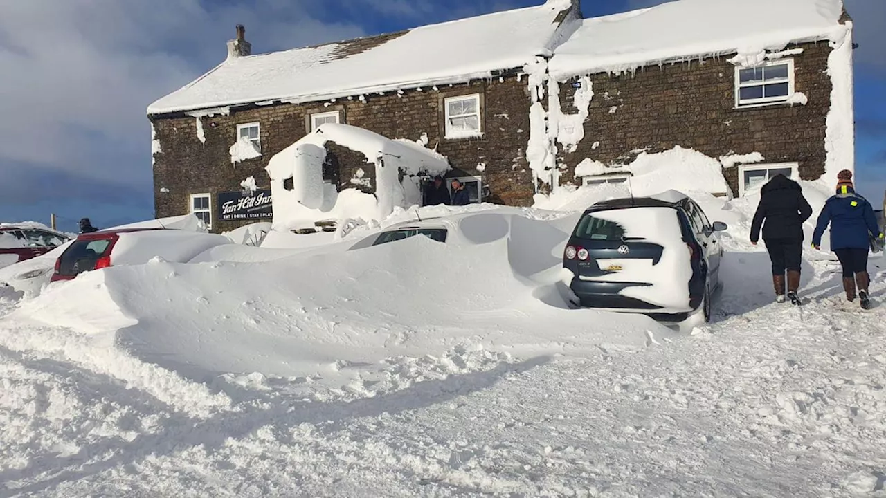 Schneesturm lässt Pub-Gäste in England gefangen