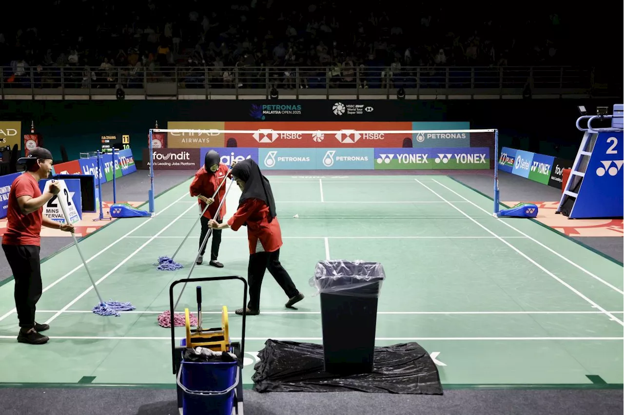 Malaysian Open Matches Suspended Due to Venue Roof Leak