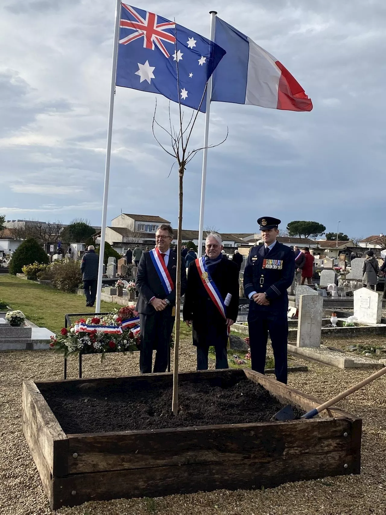 Hommage aux Aviateurs Décédés à Saint-Palais