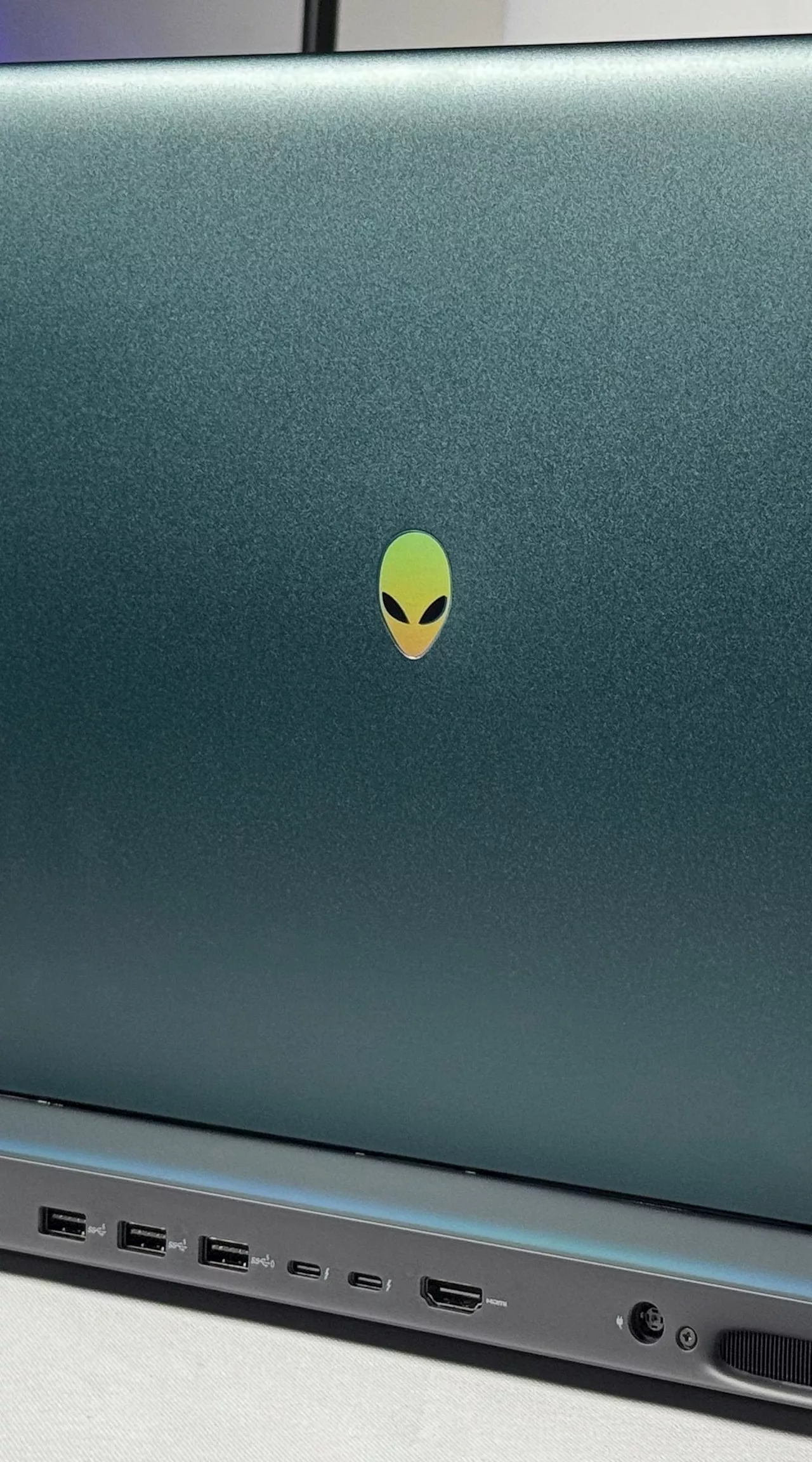 Dell Revela Nova Linha Gamer Alienware Area-51 com Notebook Produzido no Brasil