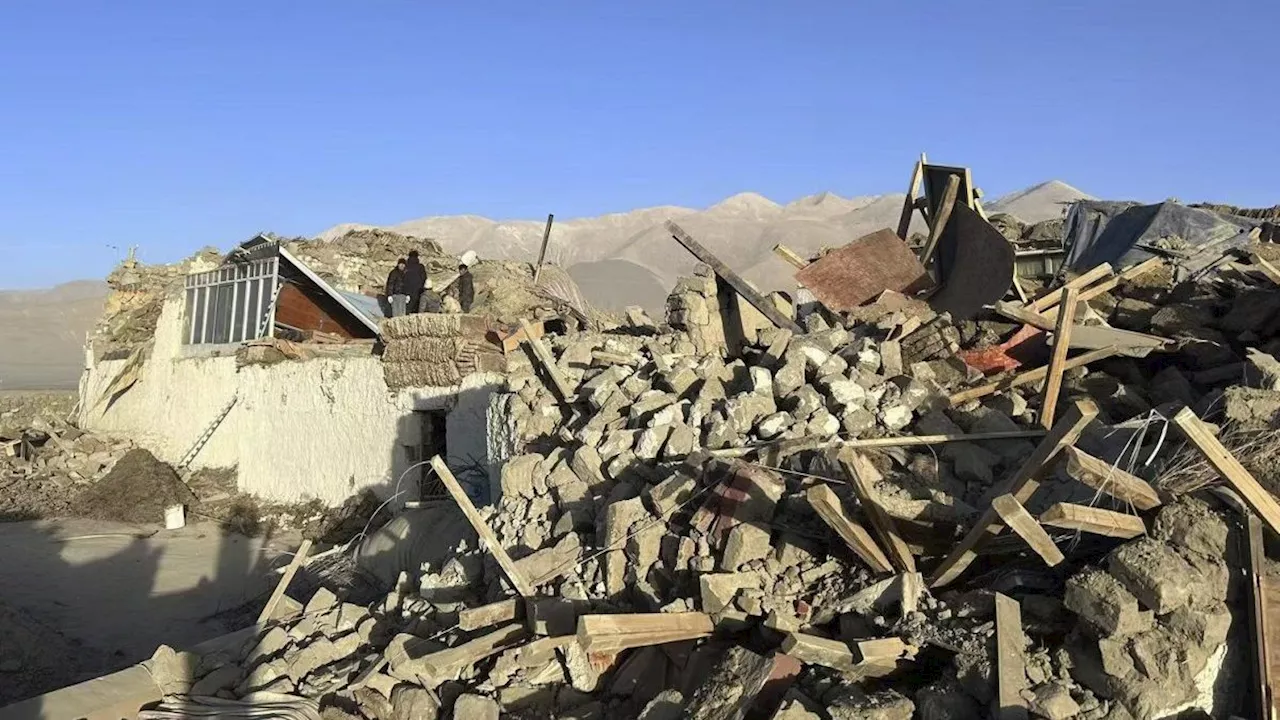 Deadly Earthquake Shakes China Near Nepal