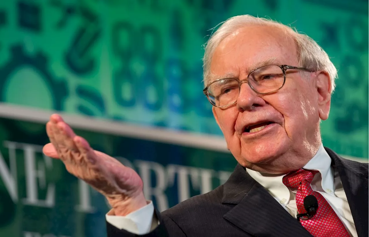 Warren Buffett Recommends 5 Books to Read in 2025