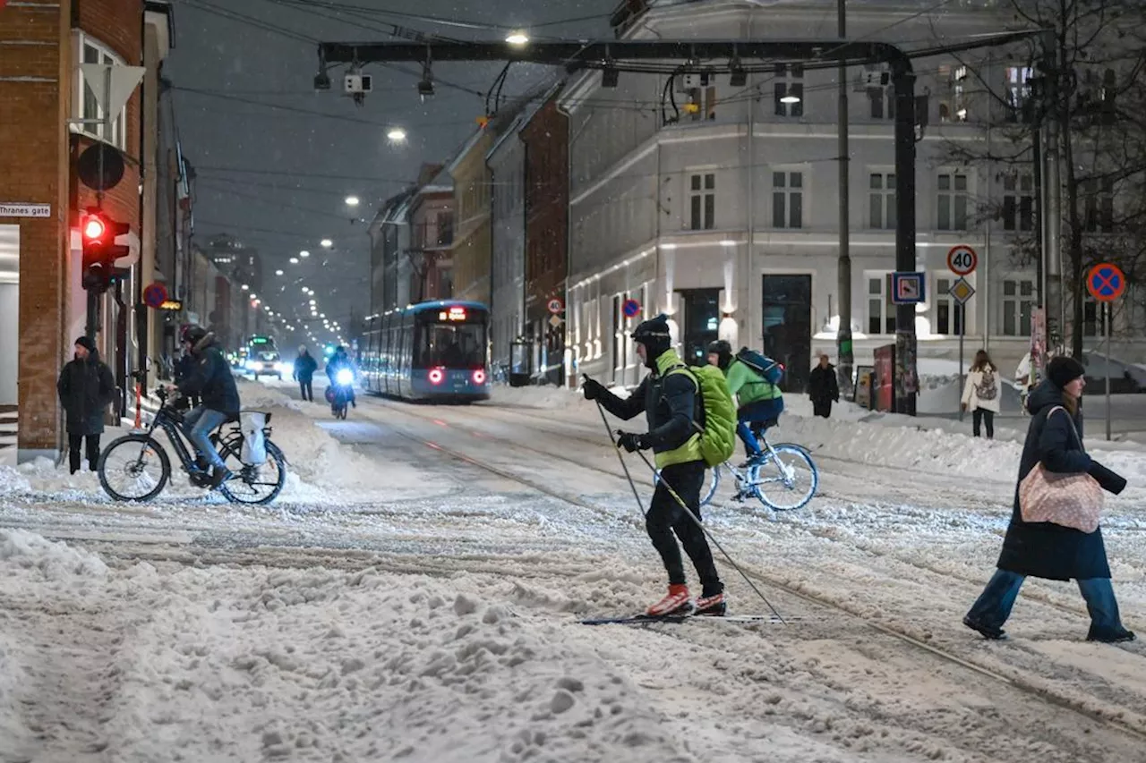 Snøkaos i Oslo - Rekorder og trafikkproblemer