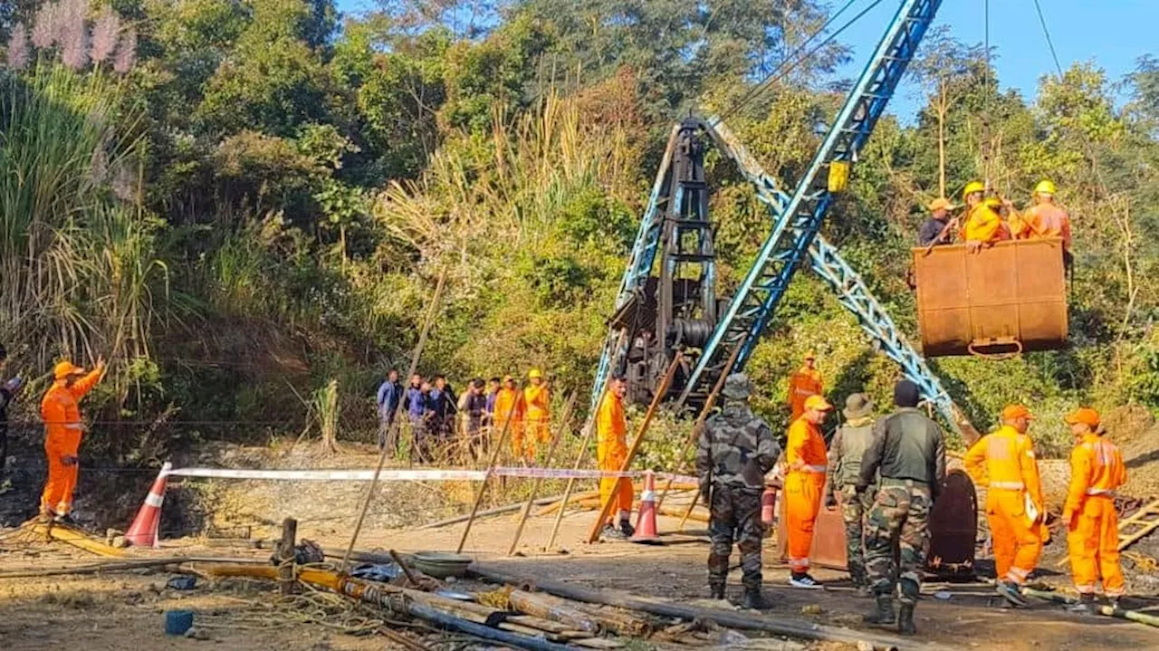 Dolaşan Suya Batak Maden İşçileri: Assam'da Kurtarma Çalışmaları